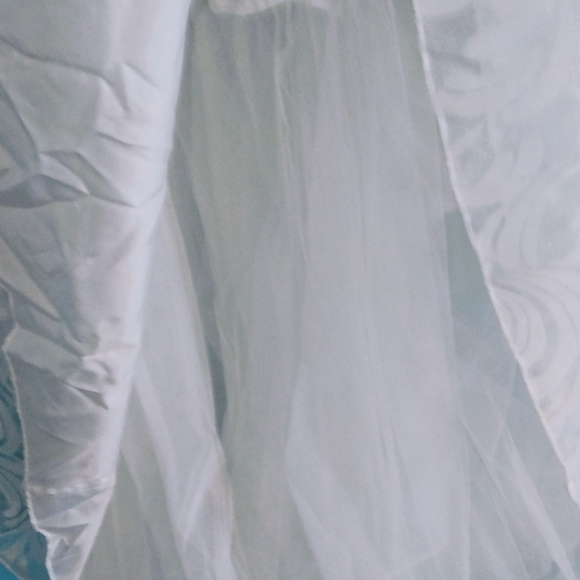 Wedding dress -used - Aspeed USA - size 5-6 white - Picture 6 of 8